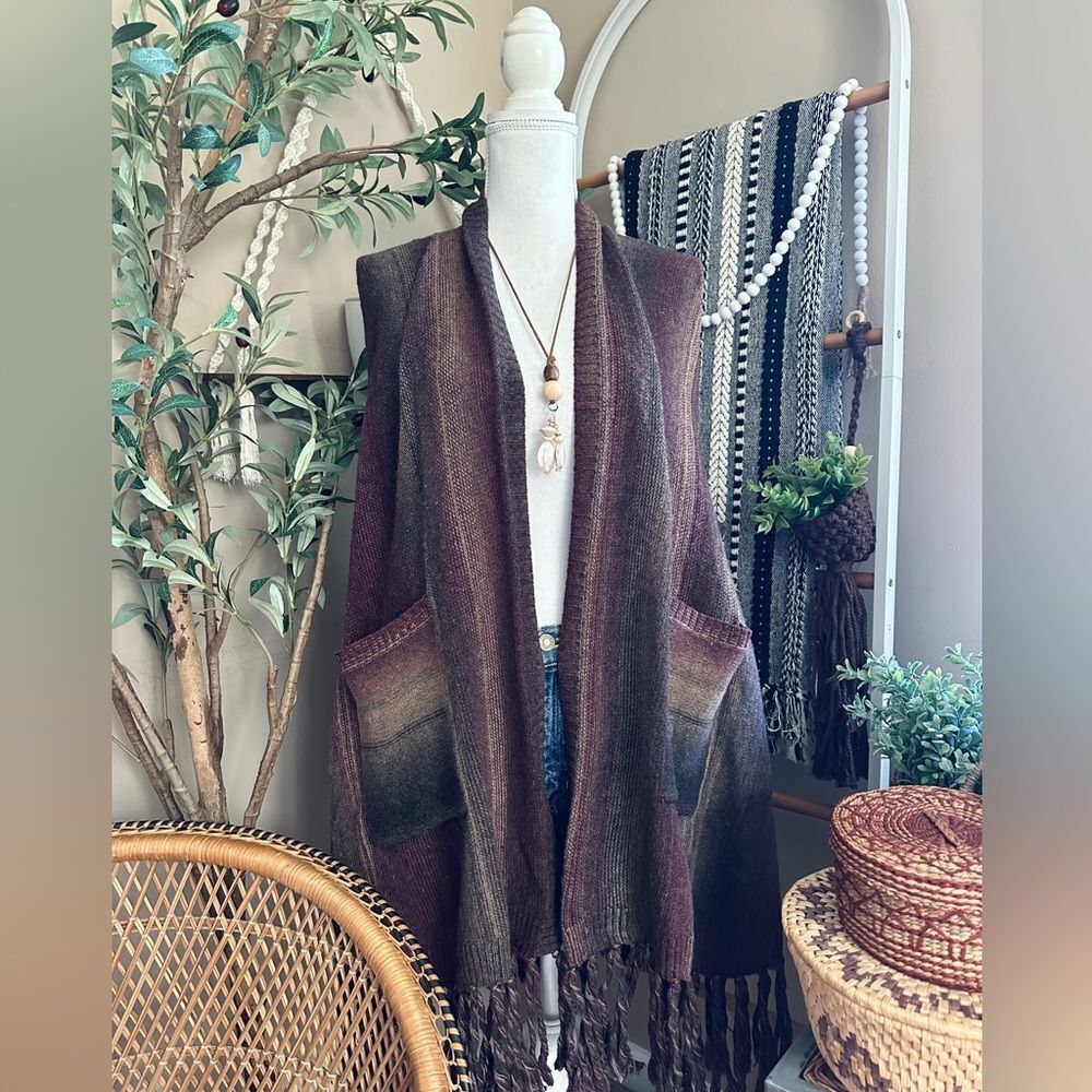 New with tags Kamana Wine Multi Colored Chunky Sleeveless Fringe Boho Cardigan
